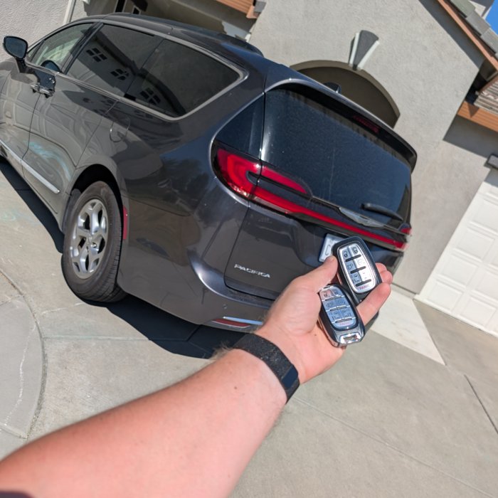 Chrysler Pacifica key replacement in Sacramento